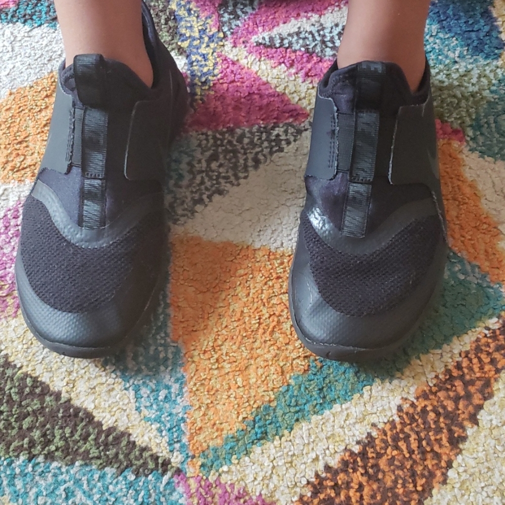 Nike flex runner slip ons